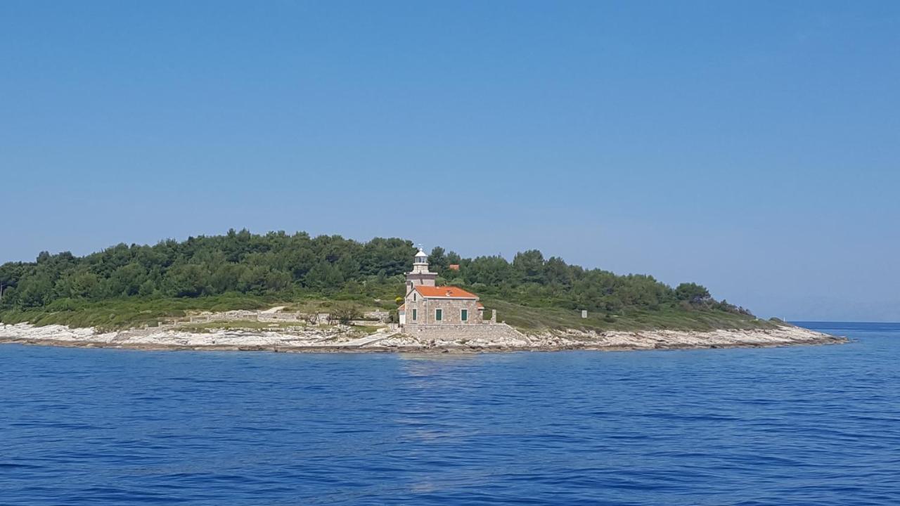 Holiday House Popovic Sućuraj 外观 照片