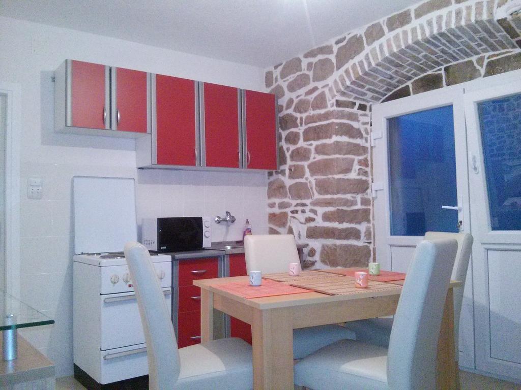 Holiday House Popovic Sućuraj 外观 照片