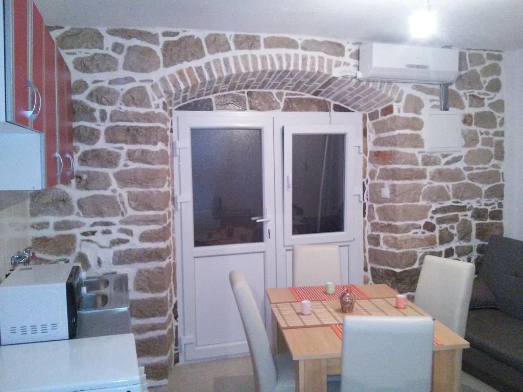 Holiday House Popovic Sućuraj 外观 照片