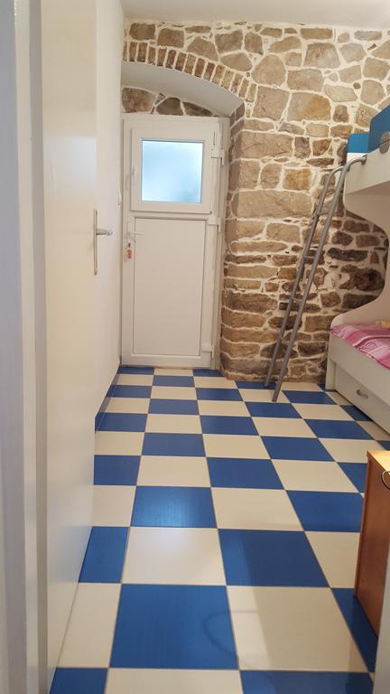 Holiday House Popovic Sućuraj 外观 照片