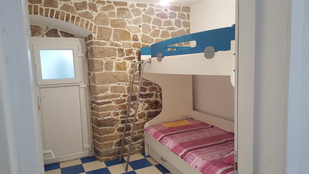 Holiday House Popovic Sućuraj 外观 照片